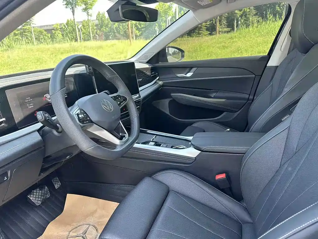 Volkswagen Passat 2024