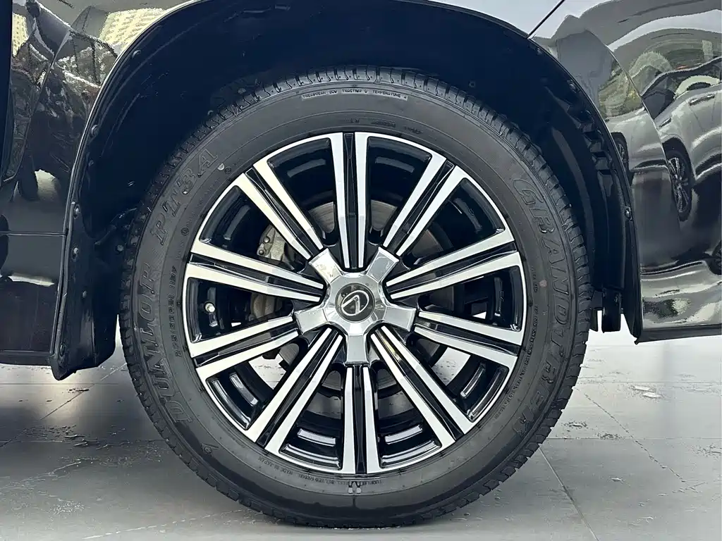 Lexus LX 2018 — фото 24