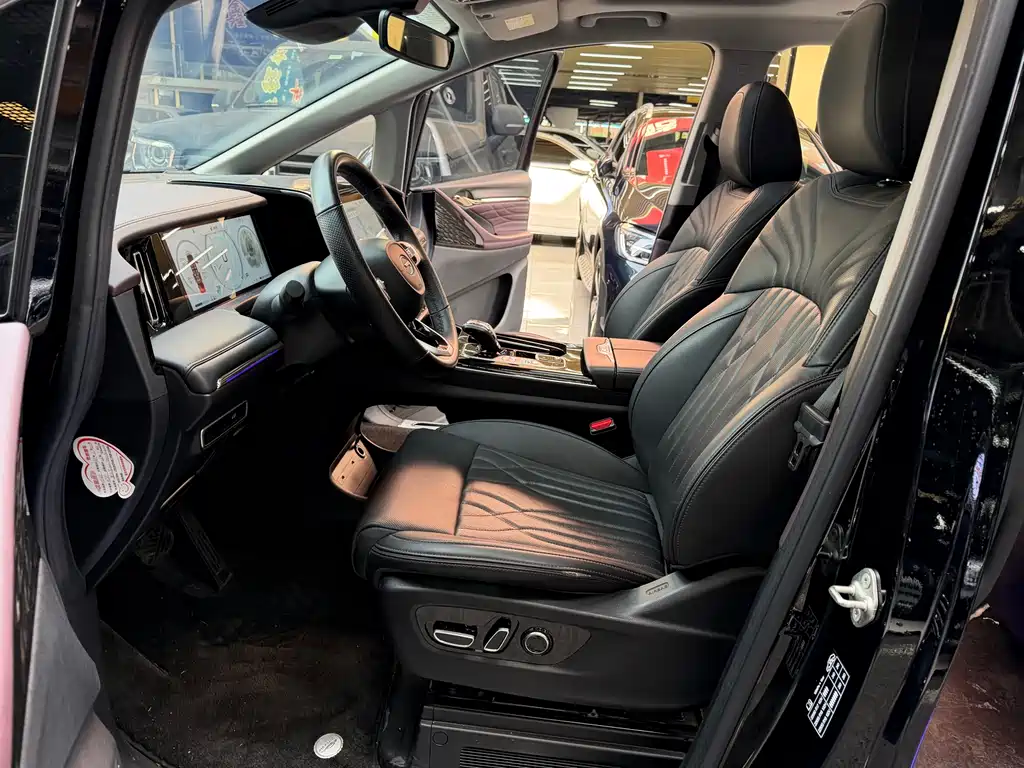GAC Motor Trumpchi M8 2023 — фото 6
