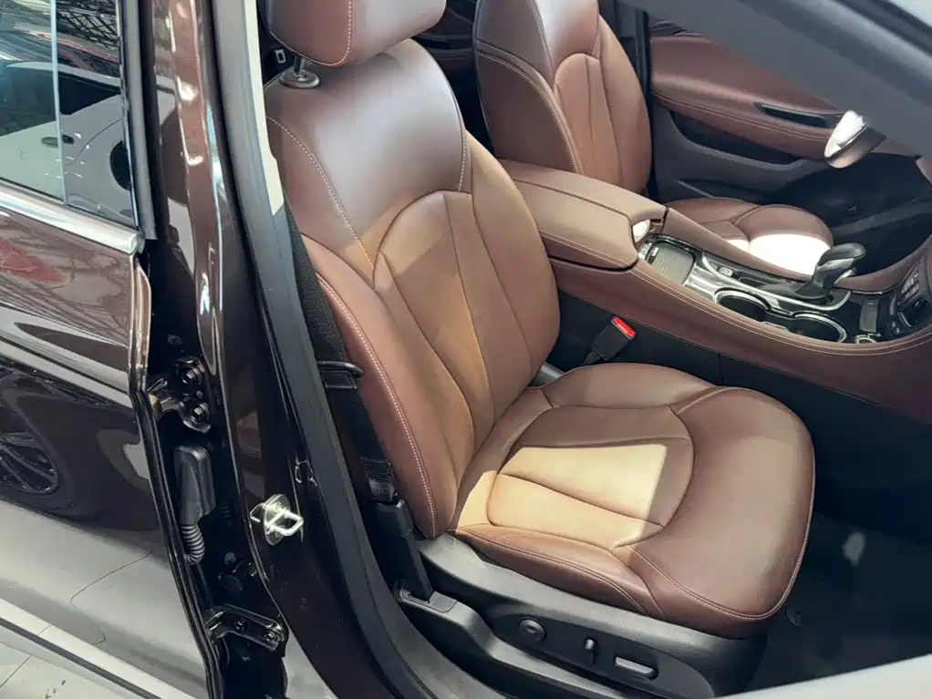 Buick Envision Plus 2020 — фото 9