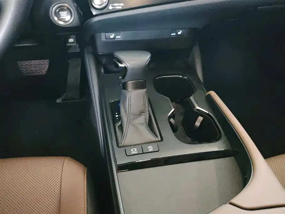Lexus ES 2023 — фото 16