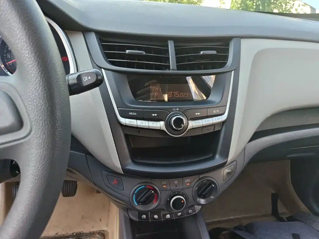 Chevrolet Sail 2015 — фото 13