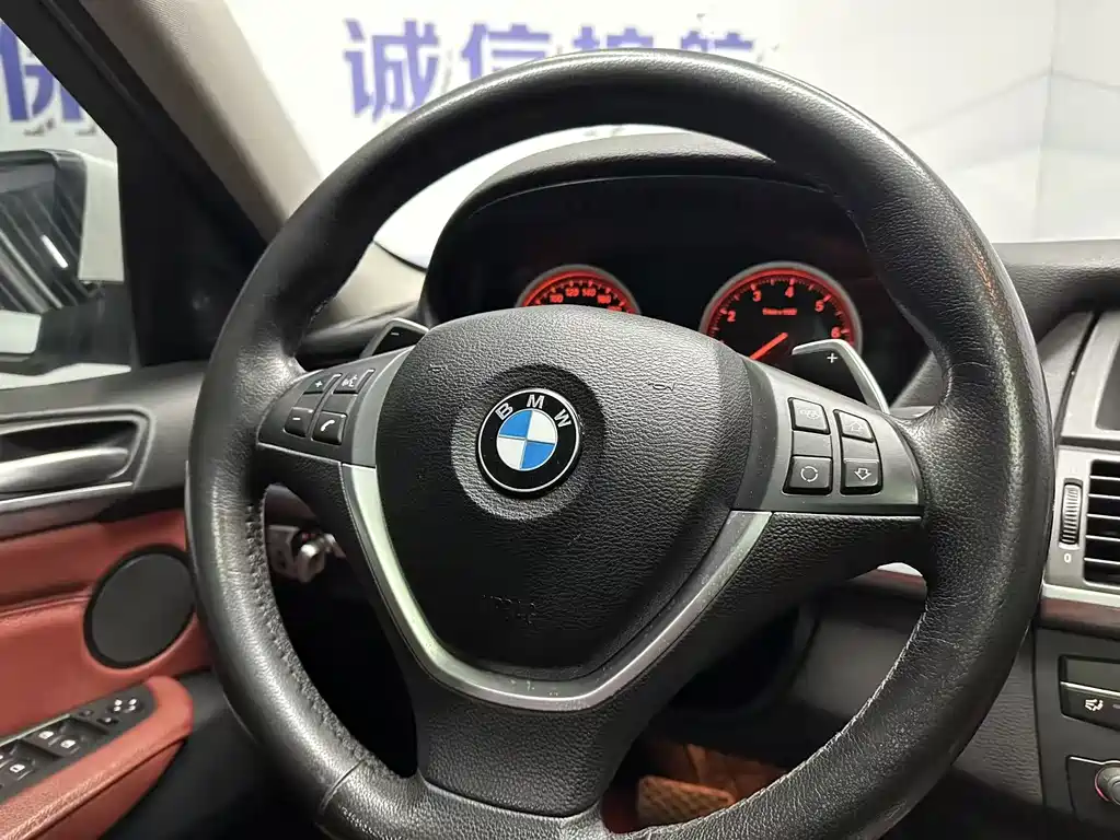 BMW X6 2015 — фото 9