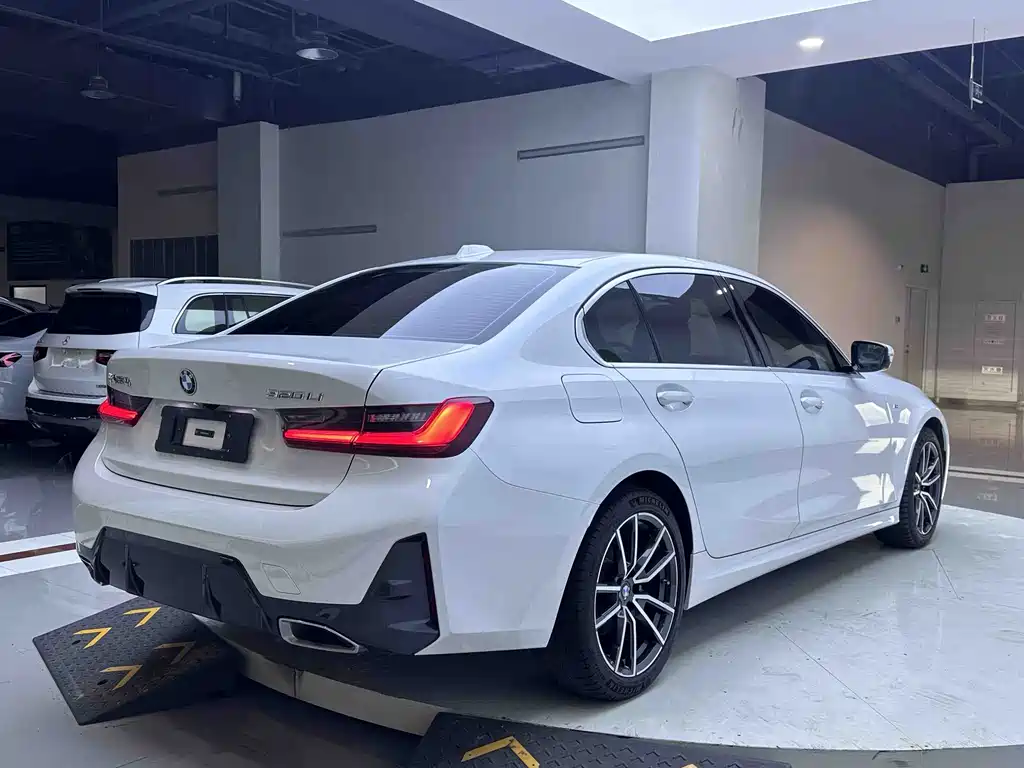 BMW 3 Series 2023
