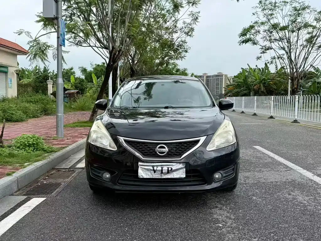 Nissan Tiida 2014