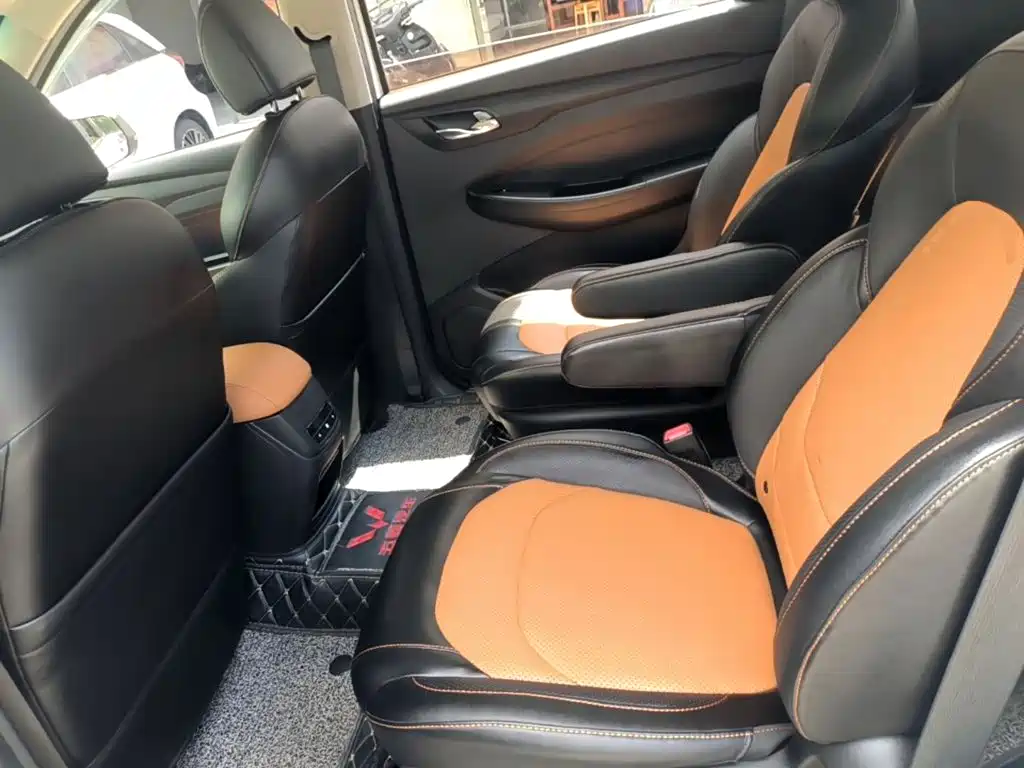 Wuling Hongguang S3 2018 — фото 17