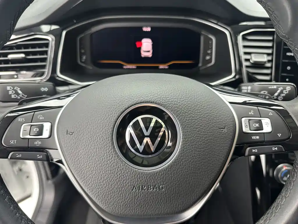 Volkswagen T-Roc 2022 — фото 14