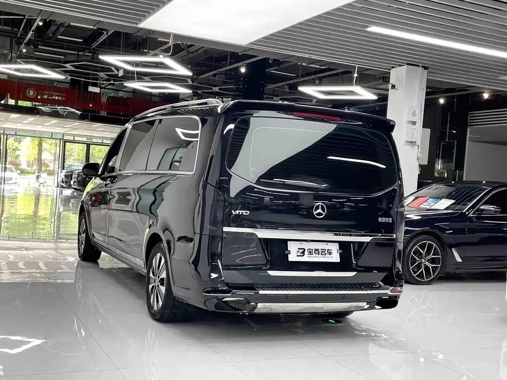 Mercedes-Benz Vito 2023 — фото 9