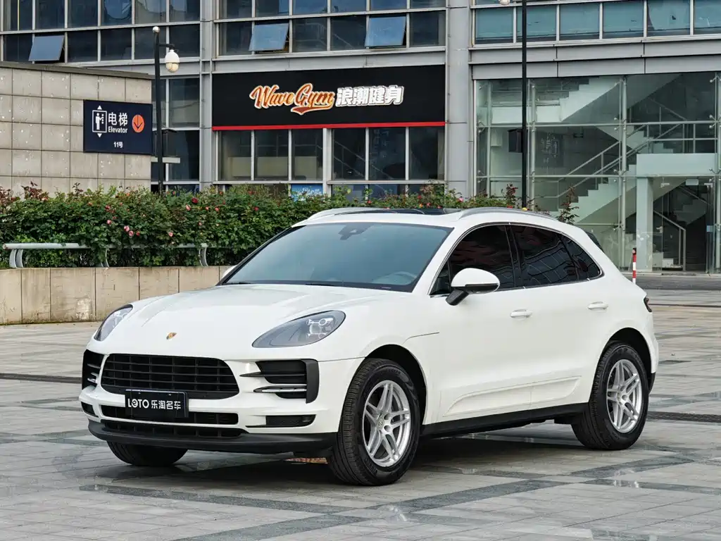 Porsche Macan 2019 — фото 1