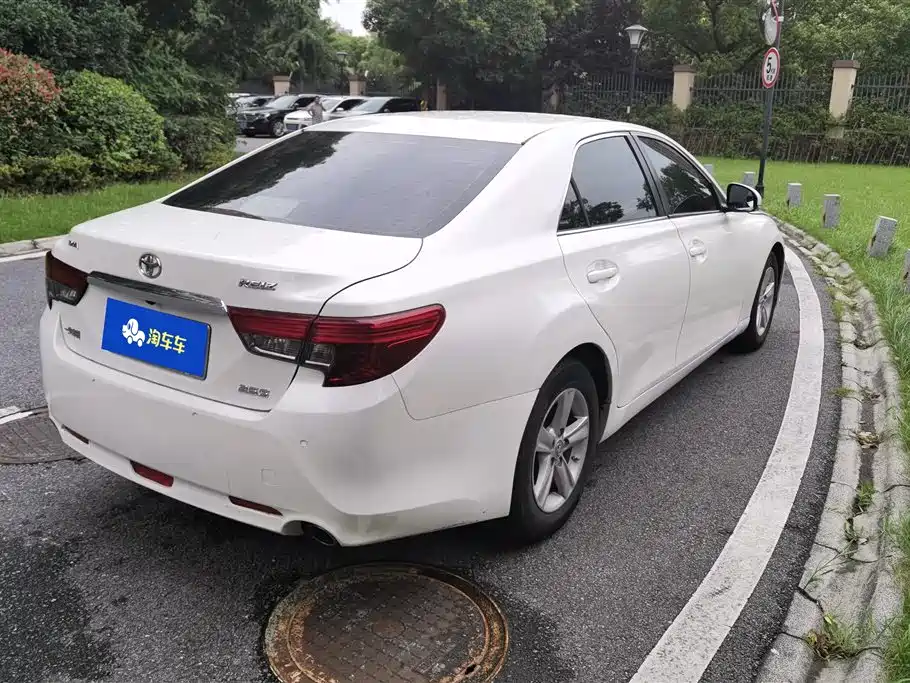 Toyota Reiz 2015