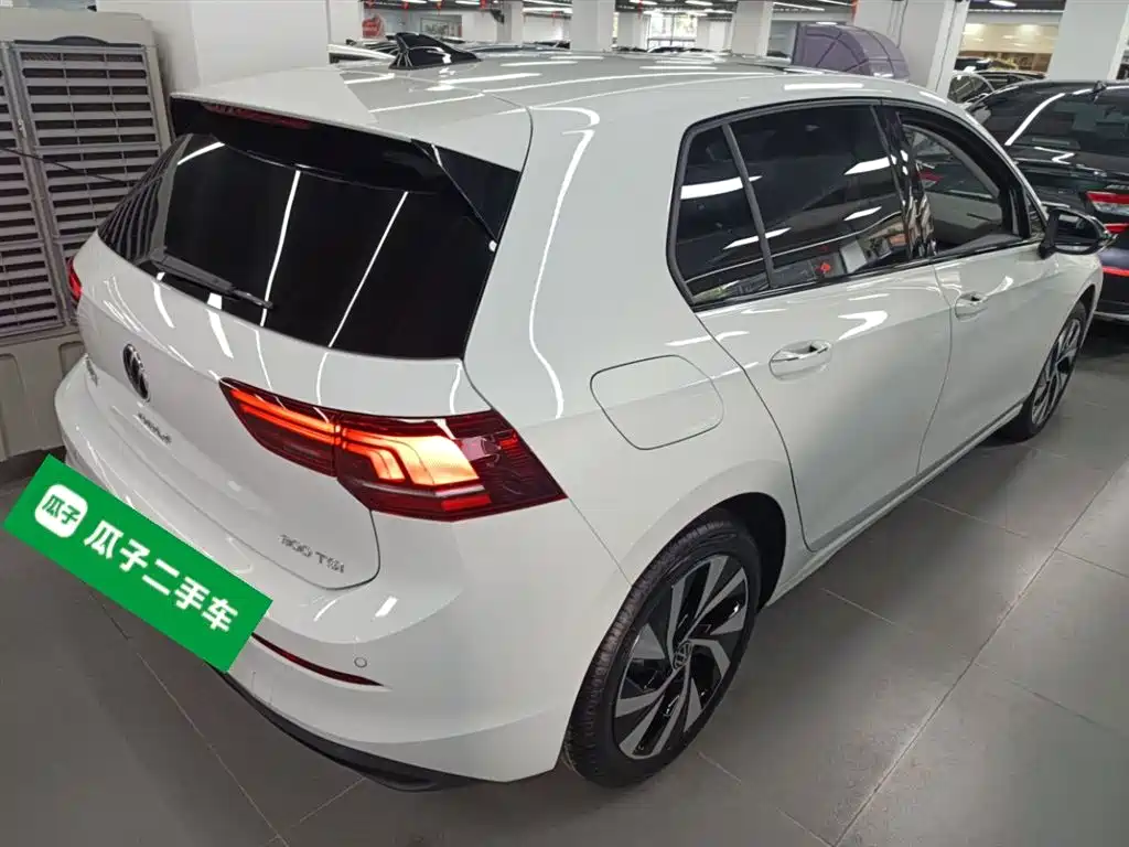 Volkswagen Golf 2025
