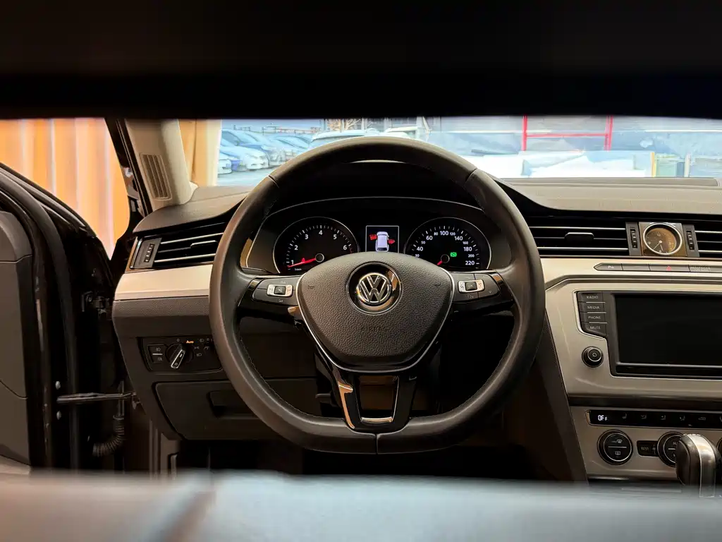 Volkswagen Viloran 2017 — фото 19