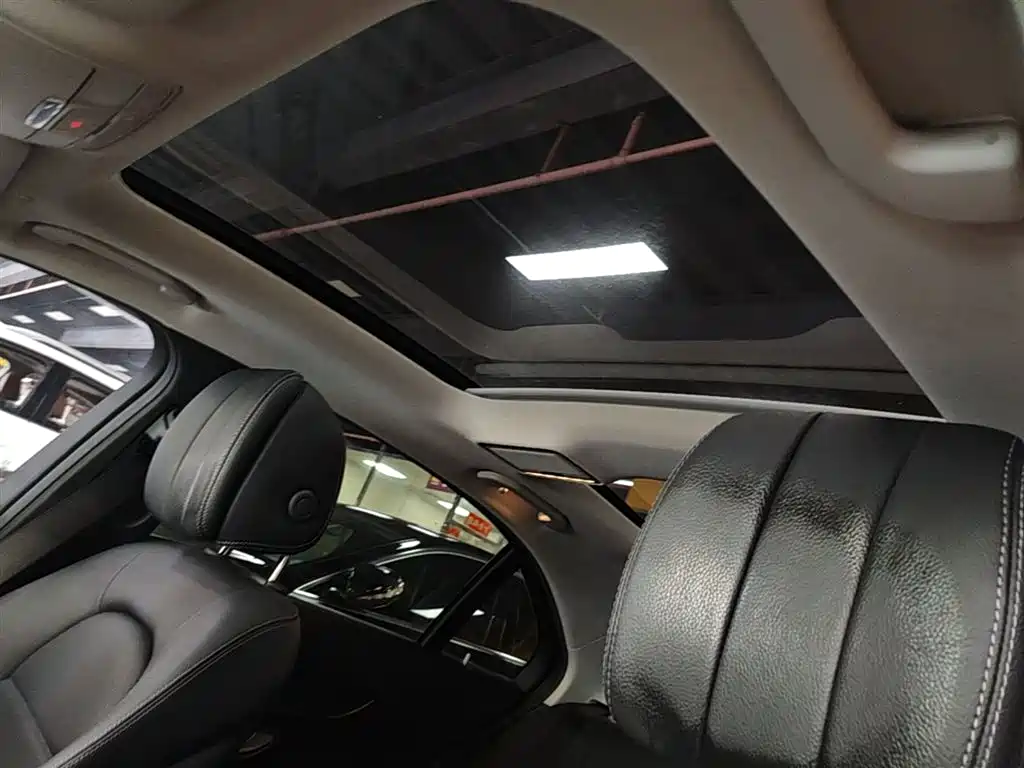 Mercedes-Benz C-Class 2022 — фото 18