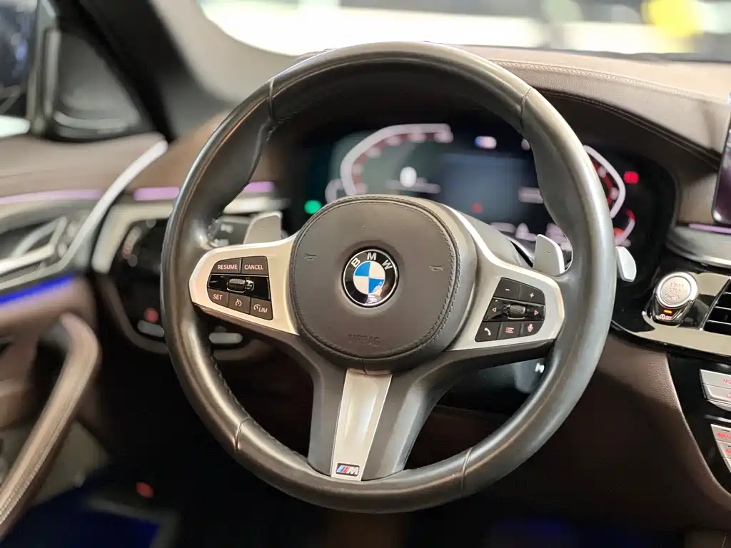 BMW 5 Series 2021 — фото 11