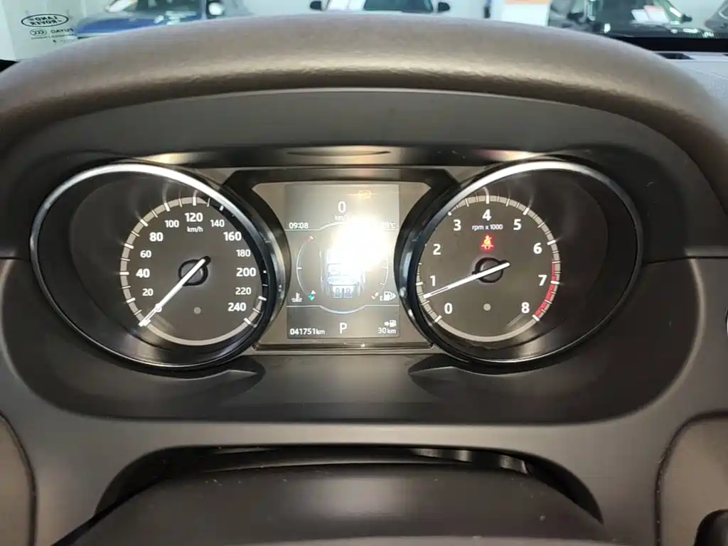 Land Rover Discovery Sport 2018 — фото 12