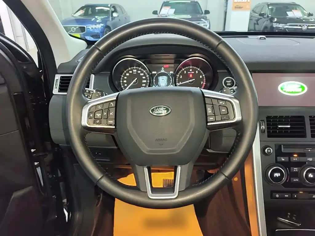 Land Rover Discovery Sport 2018 — фото 11