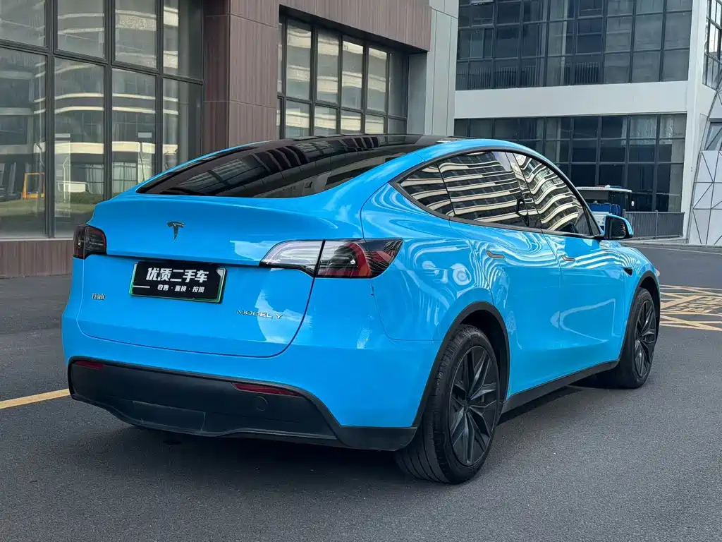 Tesla Model Y 2023 — фото 9