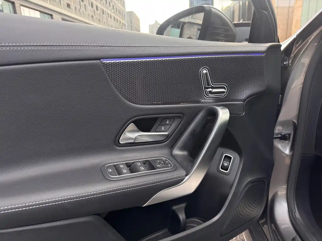 Mercedes-Benz A-Class 2021 — фото 13