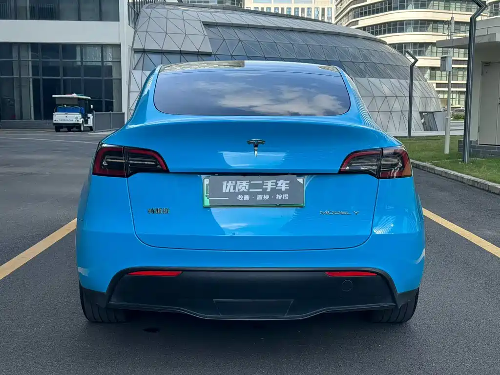 Tesla Model Y 2023 — фото 8