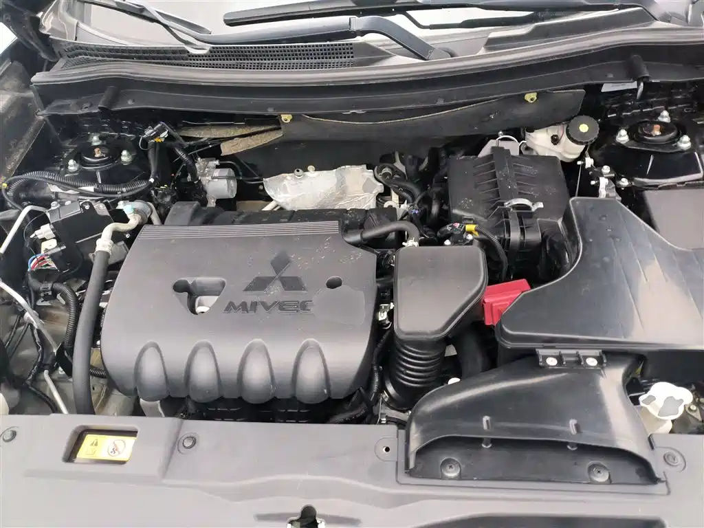 Mitsubishi Outlander 2020 — фото 17