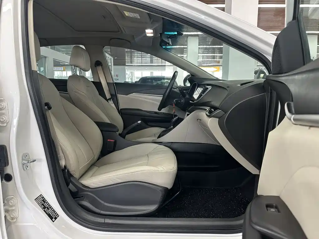 Buick Excelle 2018 — фото 12