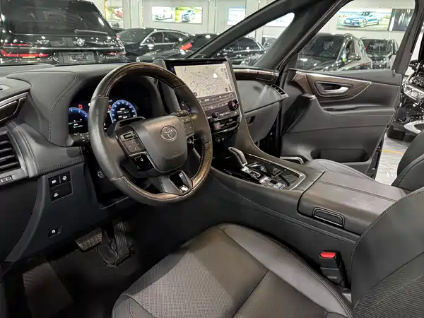 Toyota Alphard 2024