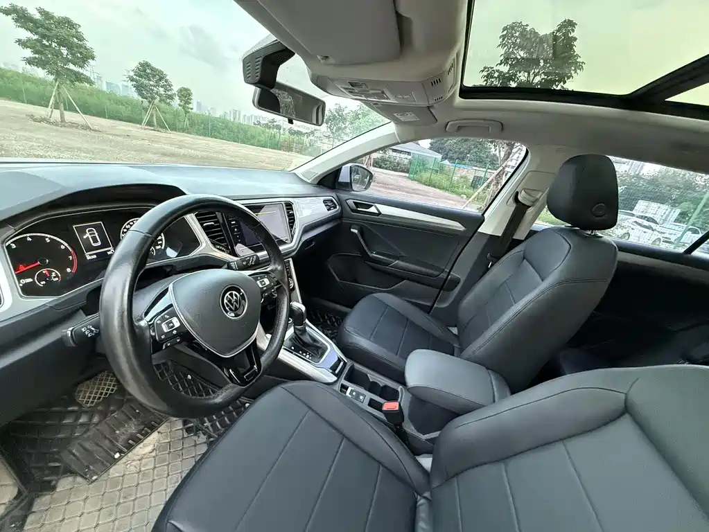 Volkswagen T-Roc 2022 — фото 10