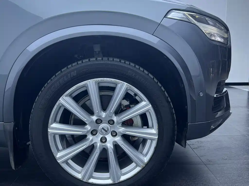 Volvo XC90 2017 — фото 17