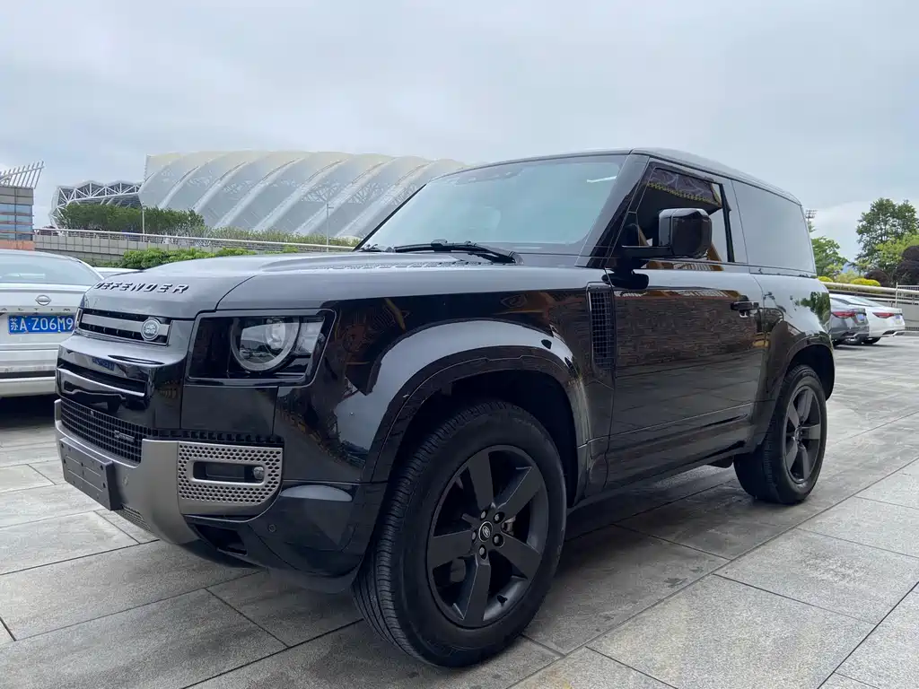 Land Rover Defender 2023 — фото 1