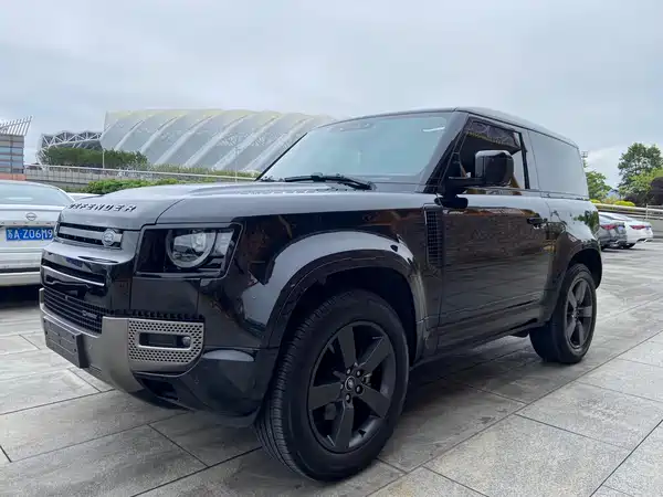 Land Rover Defender 2023
