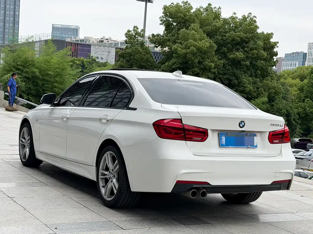 BMW 3 Series 2018 — фото 5