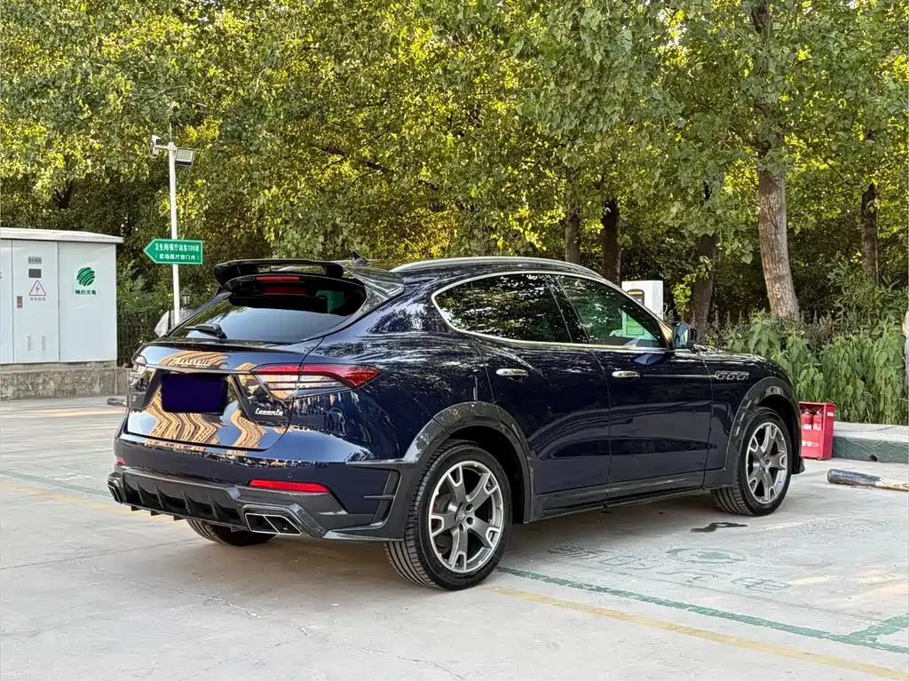 Maserati Levante 2017 — фото 25