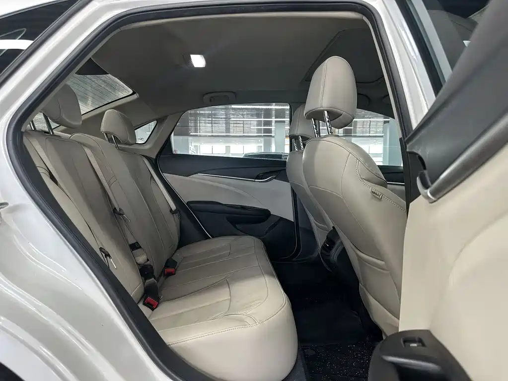Buick Excelle 2018 — фото 11