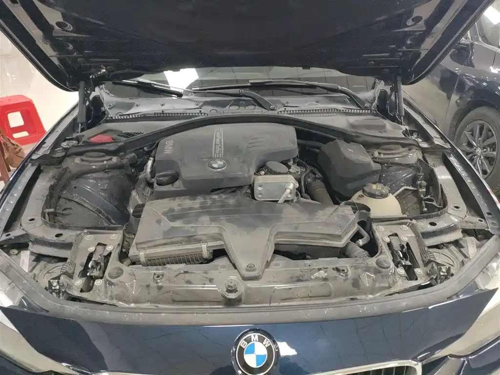 BMW 3 Series 2015 — фото 16