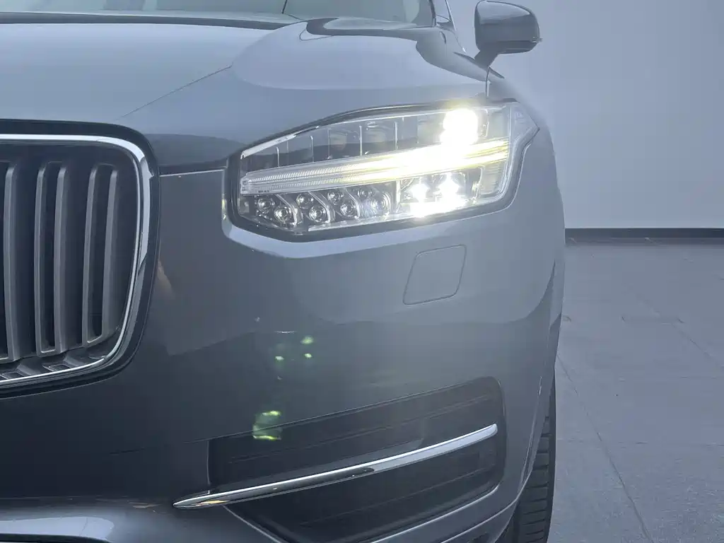 Volvo XC90 2017 — фото 18