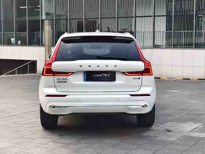 Volvo XC60 2024 — фото 4