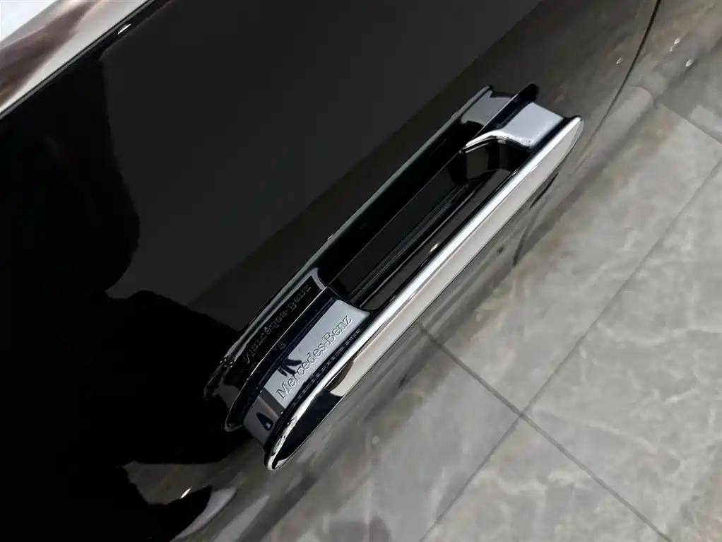 Mercedes-Benz E-Class 2025 — фото 17