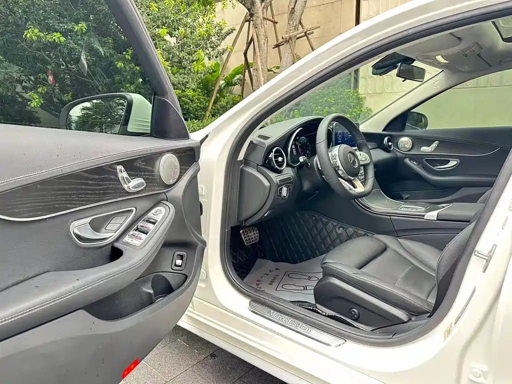Mercedes-Benz C-Class 2021
