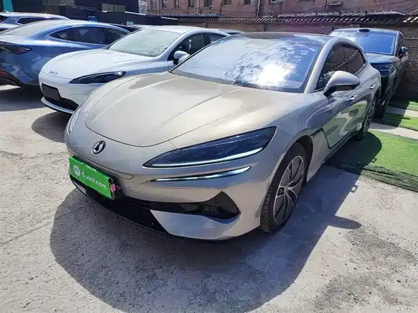 Denza Z9GT 2024