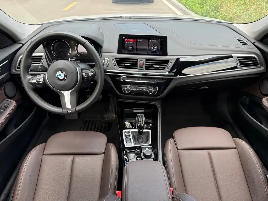 BMW 1 Series 2020 — фото 18