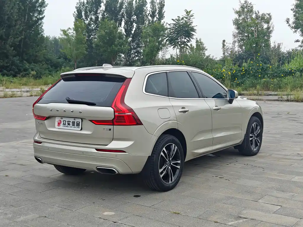 Volvo XC60 2019 — фото 7
