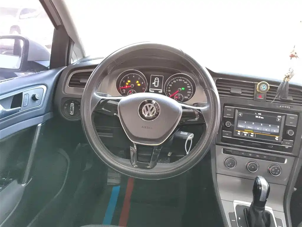 Volkswagen Golf 2015 — фото 11