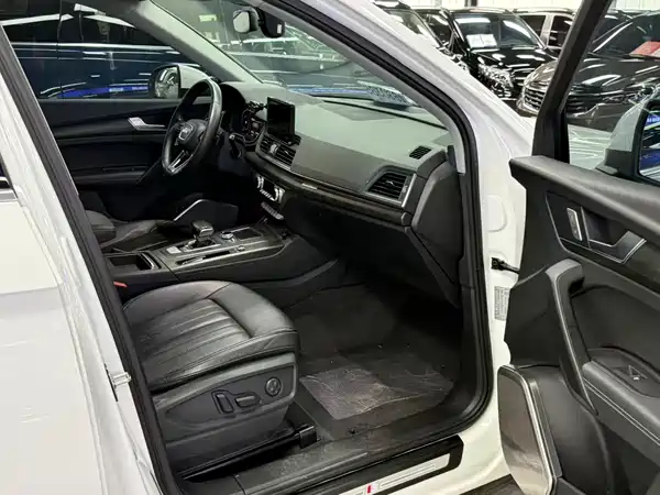 Audi Q5L 2020