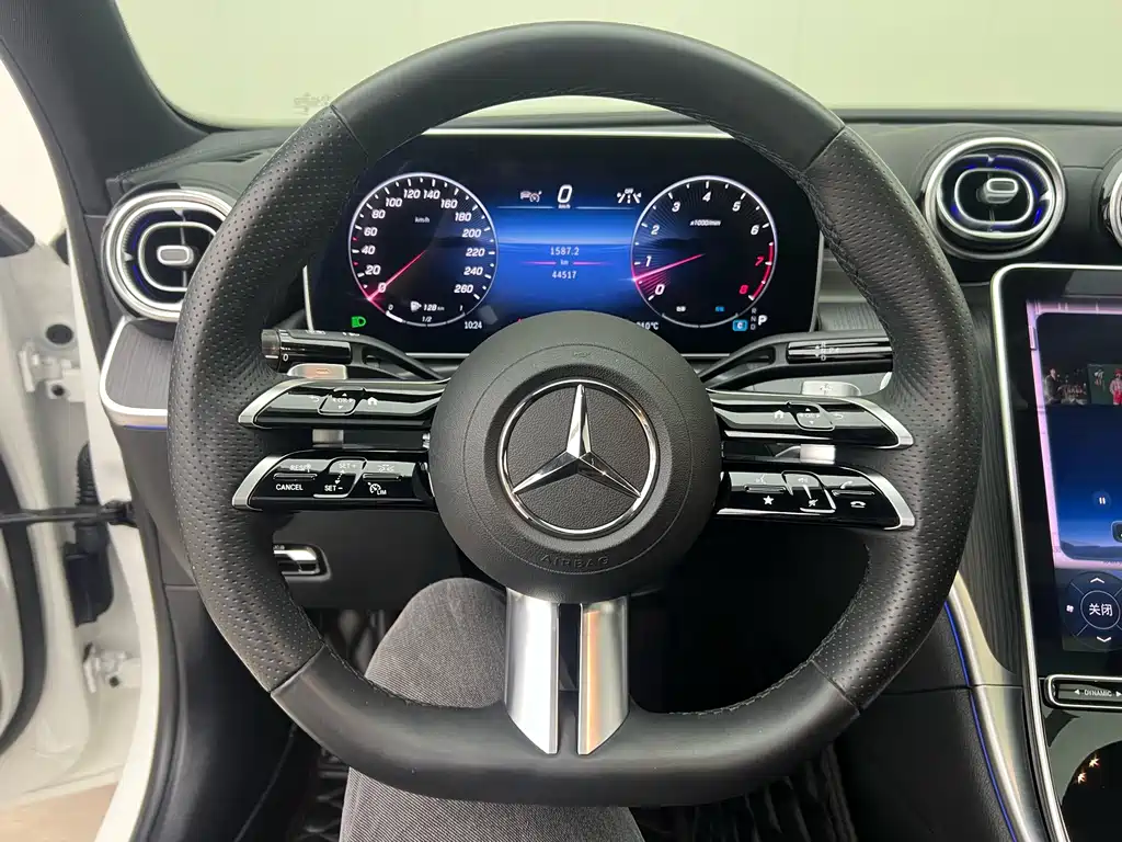 Mercedes-Benz C-Class 2023 — фото 10