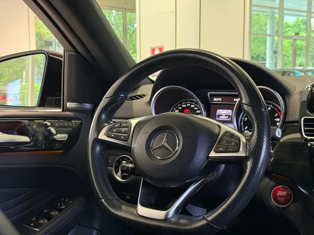Mercedes-Benz GLE Coupe AMG 2017 — фото 11
