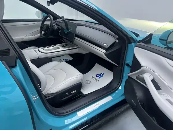 Xiaomi SU7 2024