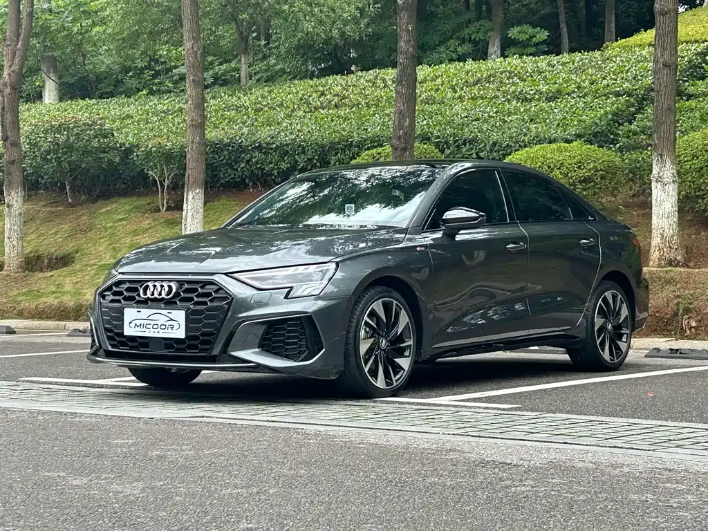 Audi A3 2023 — фото 1