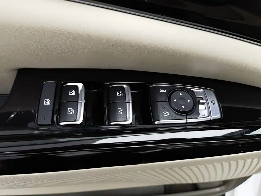 Kia Carnival 2022 — фото 9