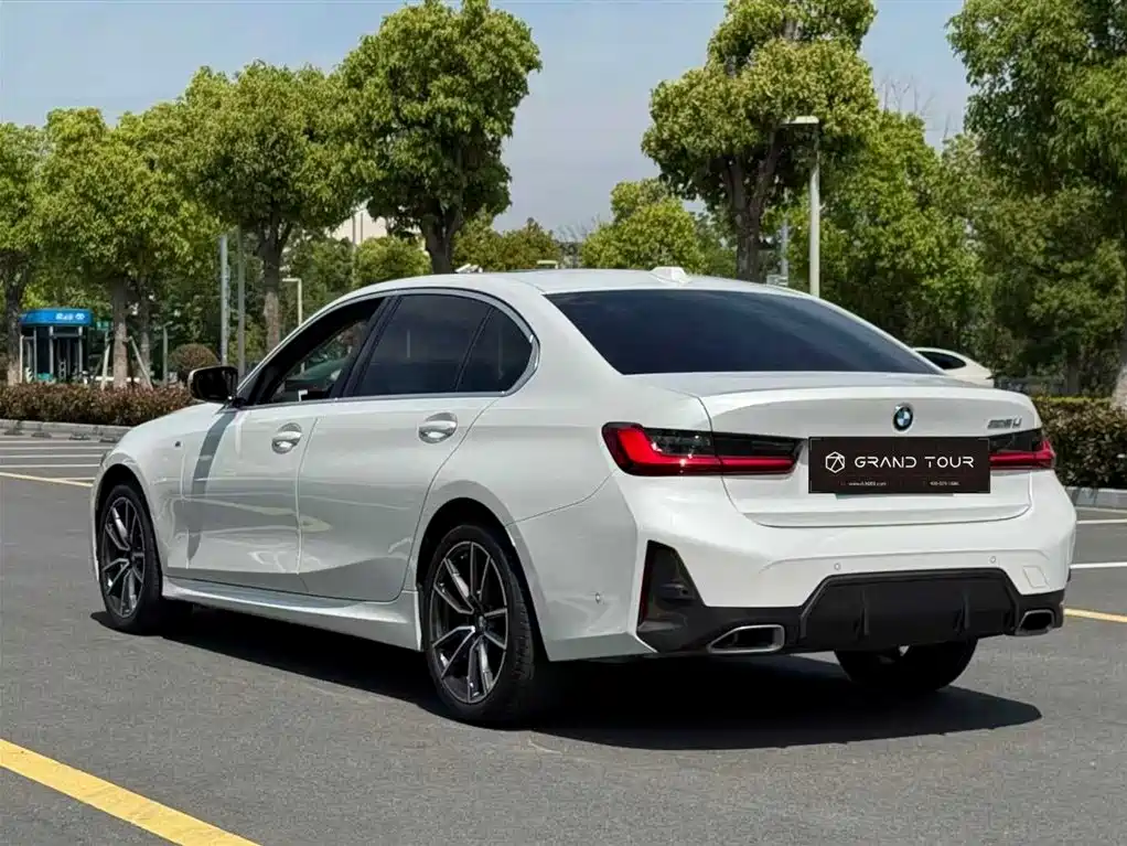 BMW 3 Series 2024 — фото 11