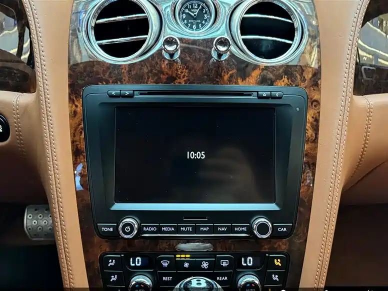 Bentley Flying Spur 2011 — фото 11